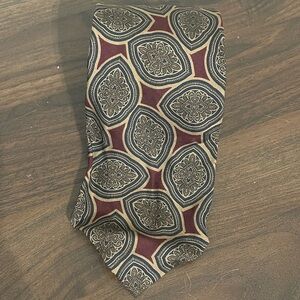 Brooks Brothers Makers Silk Tie in Burgundy and Gold